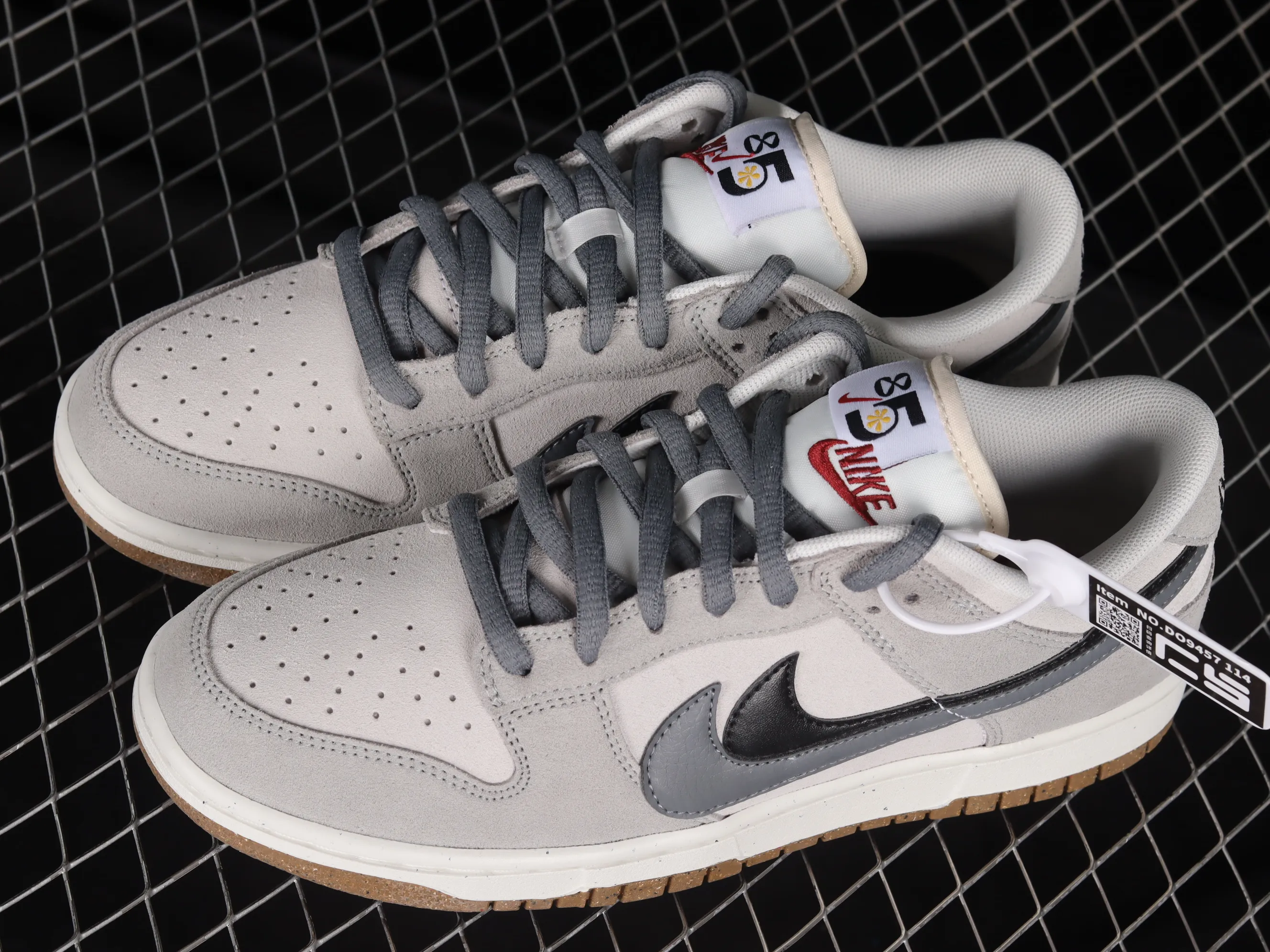 All categories Nk SB Dunk series Nk SB Dunk Low low-top sneakers Nk SB Dunk Low "85" black and gray double hook SB low-top sports and leisure sneakers DO9457-114